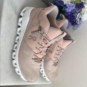 On cloud Running Pink Sneakers with Chunky Sole and Knit Upper W8.5